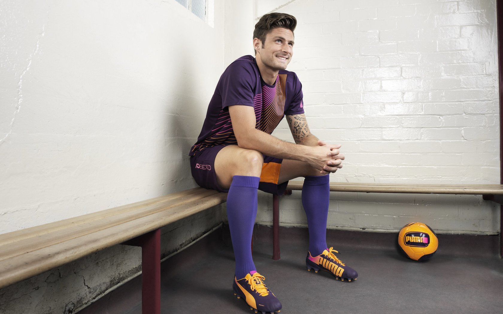 西汉姆联中场节奏掌控出色，铁锤帮冲击欧战，西汉姆联为快速