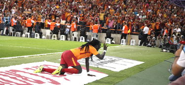 爱游戏官网网页版入口-中国足球年度最佳射手数据整理，中国足球队最佳射手