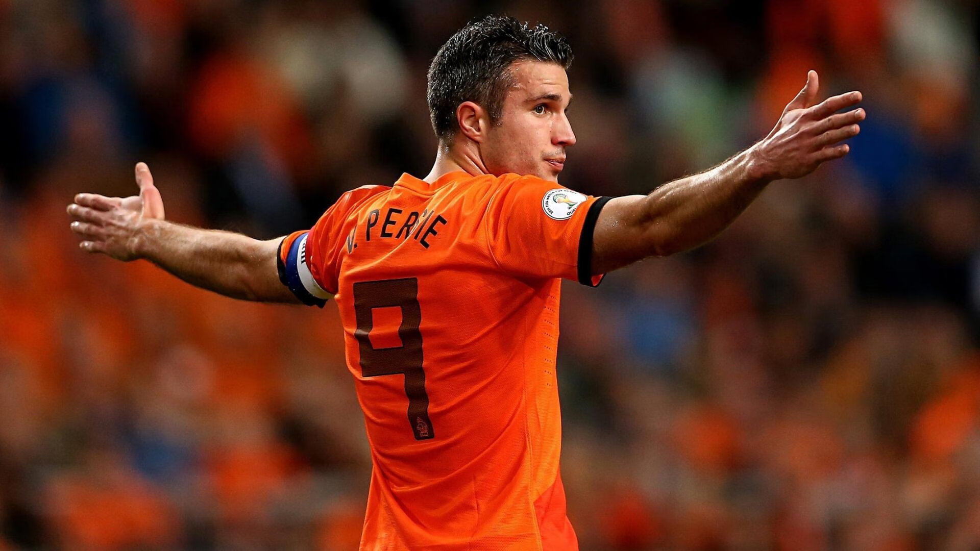 爱游戏GAMING平台-政府支持足球基层建设，推动城市足球普及率提升，足球场建设补贴试点城市